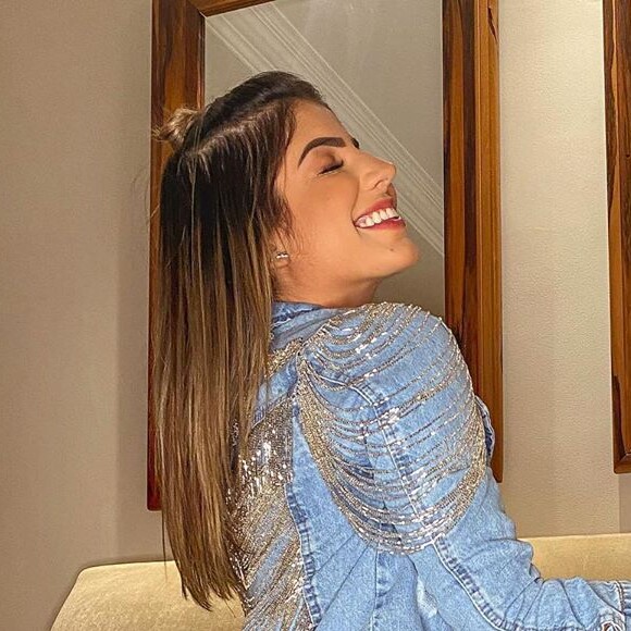 Hariany Almeida teve novo visual aprovado pelos seguidores: 'Linda demais'