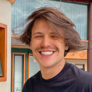 Foto de Saulo Poncio gera comparação divertida com personagem na web