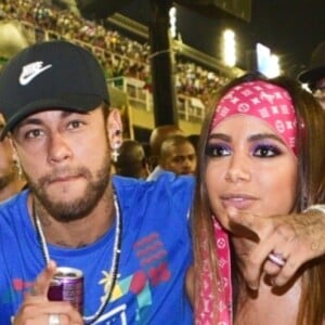 Anitta testa negativo pra covid-19 após encontro com Neymar