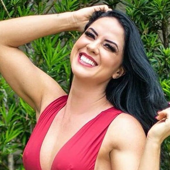 Graciele Lacerda aponta mudanças em corpo após mudar alimentação: 'Falsa magra'