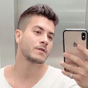 Arthur Aguiar posta vídeo e fala sobre bem-estar após polêmicas