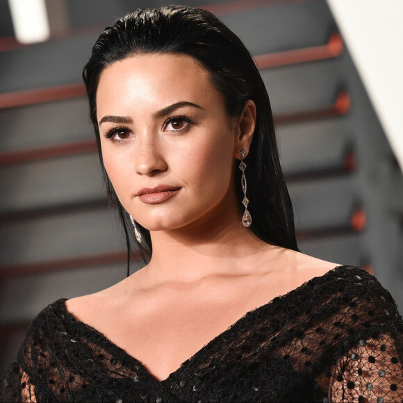 Demi Lovato e Max Ehrich rompem noivado 