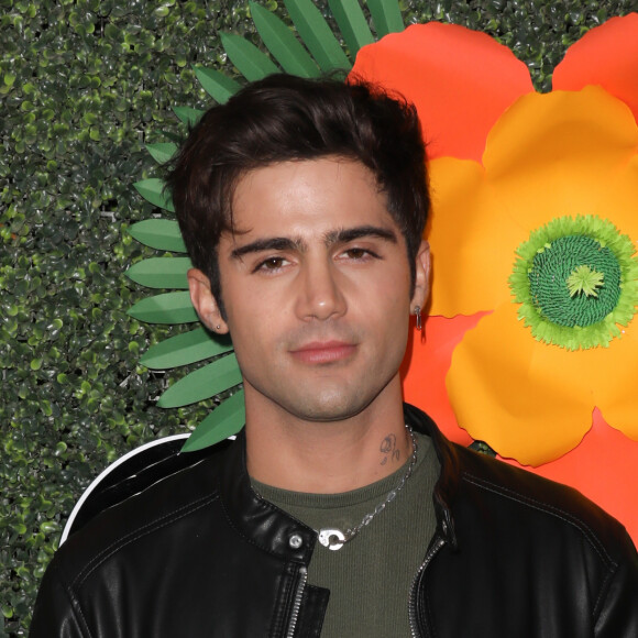Max Ehrich desabafa sobre Demi Lovato: 'Eu estava apaixonado. O mundo inteiro deveria saber disso. Achei que tinha encontrado o verdadeiro amor, agora descobri que estava acomodado'
