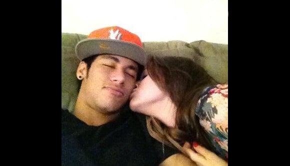 Bruna Marquezine e Neymar começaram a namorar em sigilo, conta coluna em 3 de março de 2013