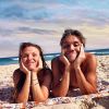 Larissa Manoela e Leo Cidade jogam 'altinha' juntos na praia