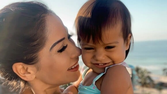 Mayra Cardi relata crise da filha por doença sem diagnóstico: 'Achei que ela ia morrer de dor'