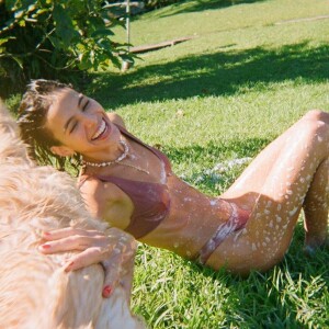 Bruna Marquezine comenta mudanças no corpo