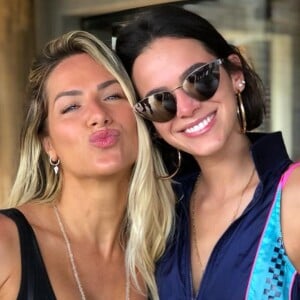 Bruna Marquezine já substituiu Giovanna Ewbank em seu canal no Youtube