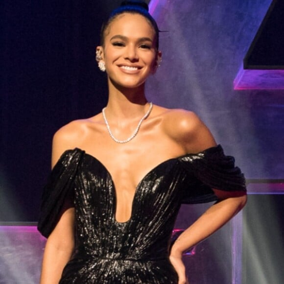 Bruna Marquezine anuciou que vai lançar seu canal no Youtube nesta segunda-feira