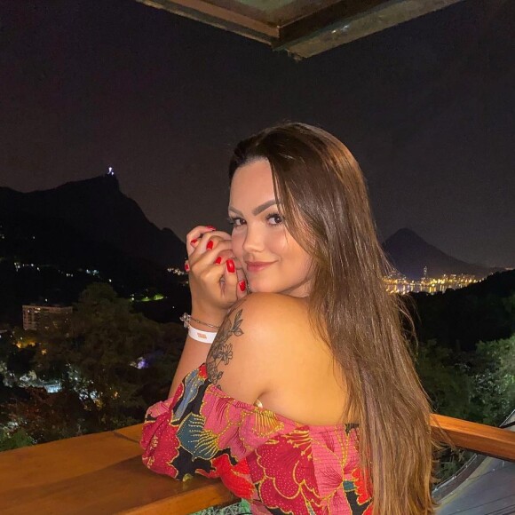 Filha de Kelly Key explica relação com o pai, Latino, em aniversário