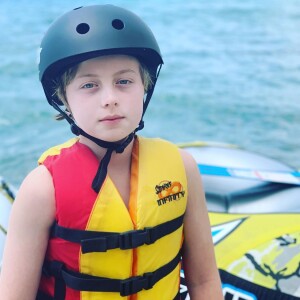 Em junho de 2019, filho de Luciano Huck sofreu um grave acidente enquanto praticava wakeboard