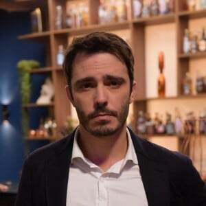 Na novela 'Amor Sem Igual', Tobias (Thiago Rodrigues) quer que Bernardo (Heitor Martinez) seja encontrado. 'Precisa ser preso ou até mesmo morto, por que não?'