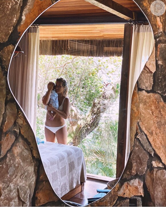 Giovanna Ewbank mostra barriga pós-parto em foto de biquíni