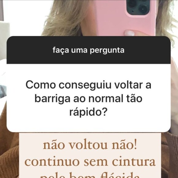 Carol Dias mostra barriga após nascimento da filha