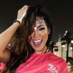 Carol Nakamura dá detalhes do vestido de noiva pensado pela estilista Nathalia Amaral