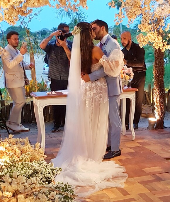Carol Nakamura teve casamento com Guilherme Leonel em 12 de novembro de 2020
