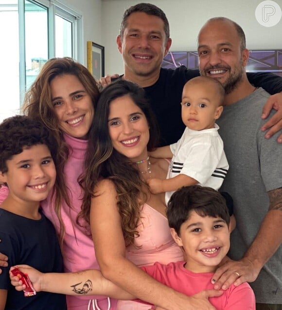 Camilla Camargo ao lado do marido, Leonardo Lessa, da irmã, Wanessa, do cunhado e dos sobrinhos