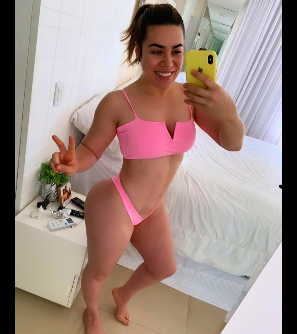 Foto Naiara Azevedo exibe tanquinho na barriga em foto de biquíni Purepeople