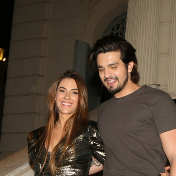 Luan Santana e Jade Magalhães estavam morando juntos e de casamento marcado