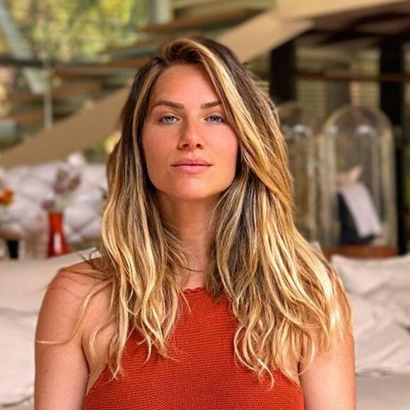 Giovanna Ewbank fez post para parabenizar a mãe, Deborah Ewbank, em aniversário