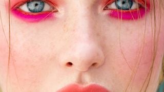 Maquiagem colorida: passo a passo da trend da sombra embaixo dos olhos!
