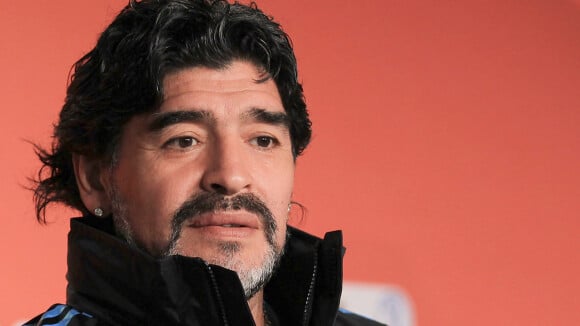 Adeus, Diego Maradona! Famosos lamentam morte de ídolo do futebol: 'Sua memória viverá'