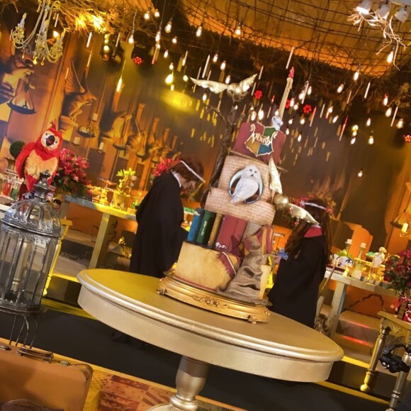 Veja decoração do bolo da festa do filho de Mileide Mihaile!