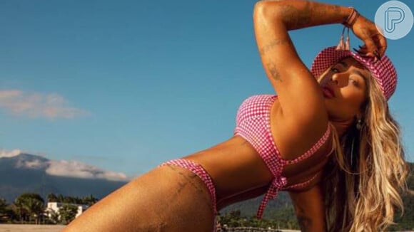 Rafaella Santos lança linha de biquíni e famosas tietam: 'Linda'. Fotos!