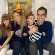 Ticiane Pinheiro reuniu o marido, César Tralli, e as filhas dela, Rafaella e Manuella em foto