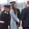 Kate Middleton, grávida de quase quatro meses, exibiu barriguinha discreta