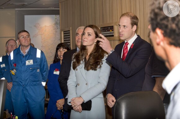 Kate Middleton e o Príncipe William estiveram na refinaria Pembroke, no País de Gales