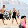 Fernanda Lima e Rodrigo Hilbert jogaram futevôlei na praia do Leblon