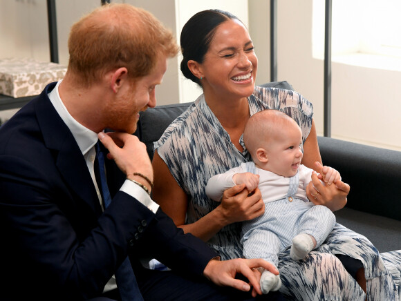 E o filho de Meghan Markle e príncipe Harry, Archie já dá seus primeiros passos