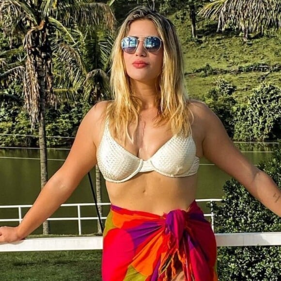 Filha de Leonardo, Jéssica Costa exibe corpo mais magro em foto de biquíni