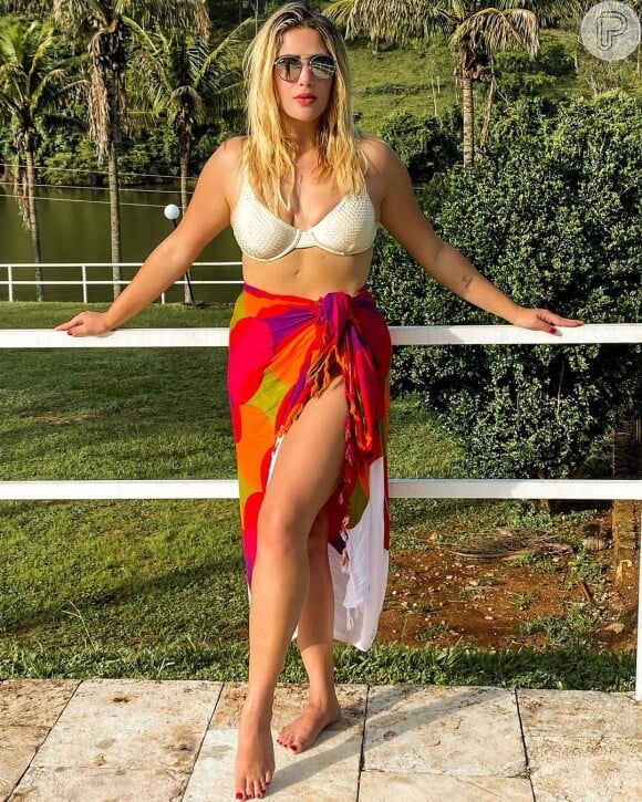 Corpo de Jéssica Costa é destaque em foto da influencer de biquíni