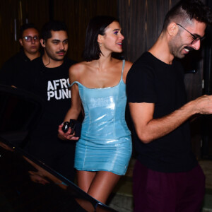 'Também tem a parte premium que minhas amigas maravilhosas doaram. A Bruna doou o vestido tubinho, coisa mais linda', disse Giovanna Ewbank