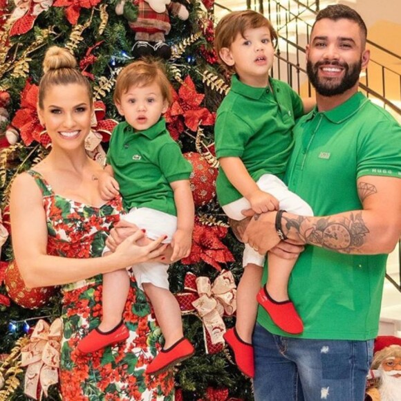 Andressa Suita exibe foto dos filhos no Natal