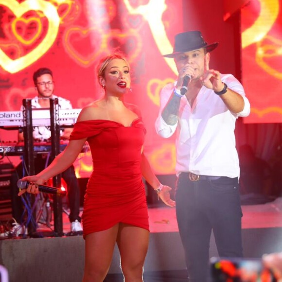 Gabi Martins e Tierry apresentaram a música que fizeram juntos 'Prints'