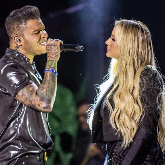 Gabi Martins e Tierry estão juntos em Morro de São Paulo, na Bahia