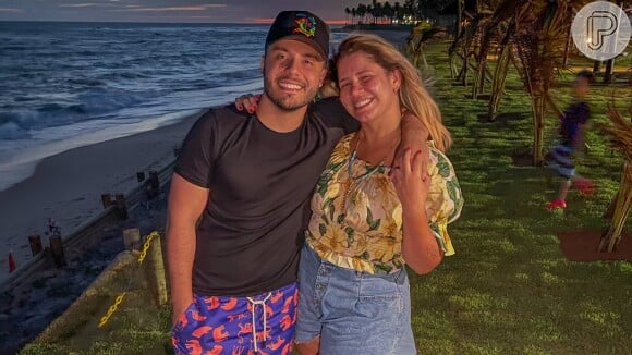 Marília Mendonça posta foto com Murilo Huff durante viagem de férias