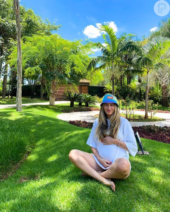 Lorena Carvalhou falou sobre a gravidez do primeiro filho com marido, Lucas Lucco