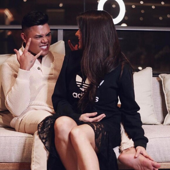 Namorada de Felipe Araújo postou foto com cantor e se declarou no Instagram