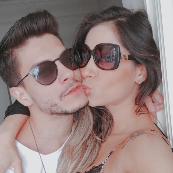 Há um trabalho por parte de Mayra Cardi e Arthur Aguiar para manter um grupo de fãs apoiando a reconciliação