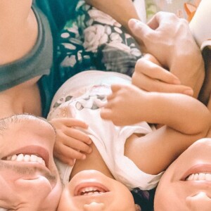 Arthur Aguiar disse que está disposto a 'comprar a briga' contra o machismo pelo bem da filha, Sophia