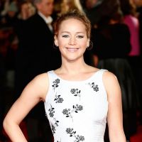 Jennifer Lawrence veste Christian Dior para lançar 'Jogos Vorazes' em Londres