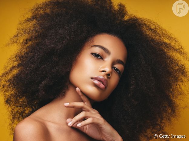 Maquiagem com pele glow segue como tendência em 2021