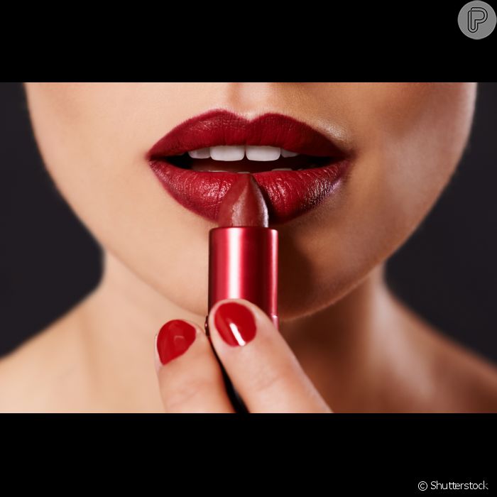 O batom vermelho queimado e terracota estará em alta neste ano - Purepeople