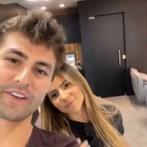 Hariany Almeida grava vídeos com Rezende