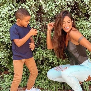 Carol Nakamura negou edição em foto do filho Wallace, de 10 anos