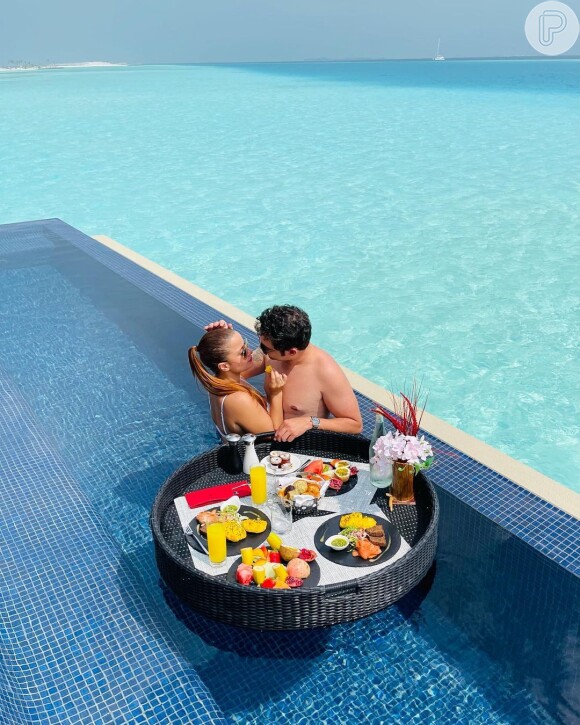 Maiara e Fernando Zor estão curtindo resort com diárias de até R$ 29 mil nas Maldivas